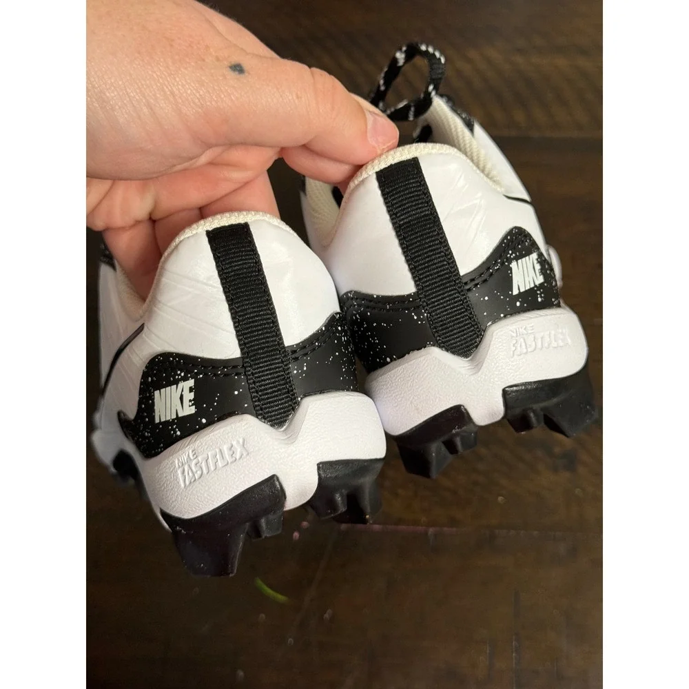 Nike Fastflex Cleats Youth Size 2Y Boys Soccer Football Shoes Black Athletic